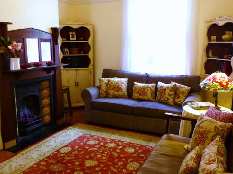 Hills Havens Cottages - Maitland Accommodation 3