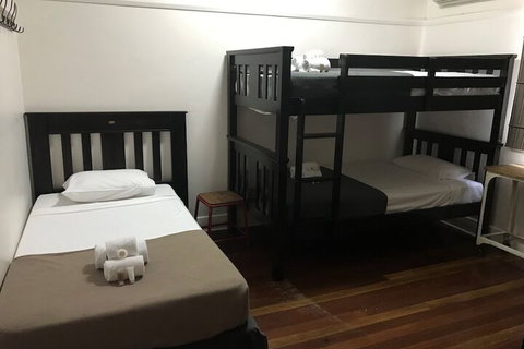 The Irish Village - Maitland Accommodation 7