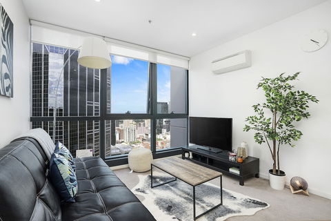 Roomerang At Melbourne Star 40 - Maitland Accommodation 2