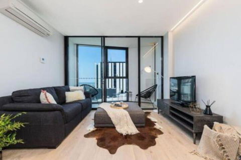 Luxe Bedroom Apt City View Retreat On Elizabeth Street CBD - Maitland Accommodation 3