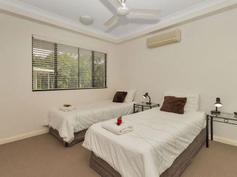 Oceansprey On The Beach - Maitland Accommodation 5