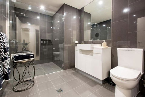 Luxury Four Bedroom Apartment - Maitland Accommodation 6