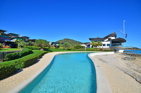 Yacht Club Villa 33-Serenity-Ocean Views With Golf Buggy - Maitland Accommodation 4