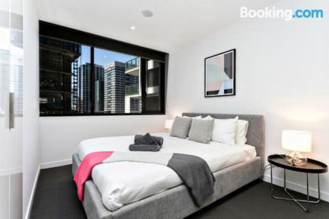 Complete Host Manhattan Apartments - Maitland Accommodation 0