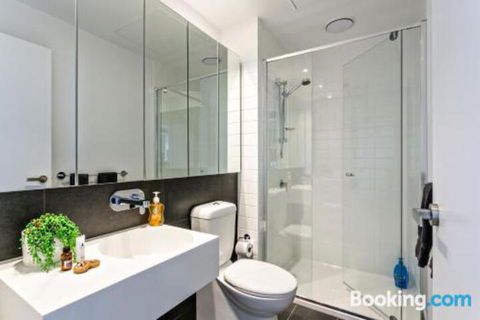 Complete Host Manhattan Apartments - Maitland Accommodation 2