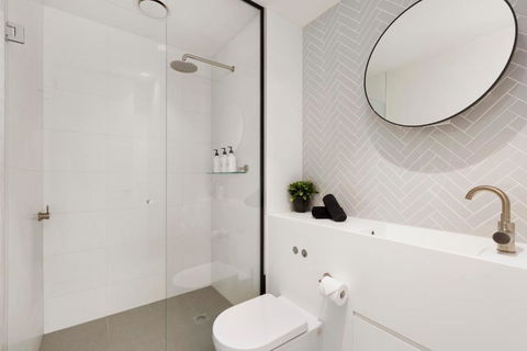 Luxuria Apartments EQ Tower - Maitland Accommodation 4