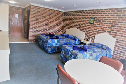 Big Trout Motel - Maitland Accommodation 2