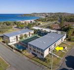 2 The Dunes 38 Marine Drive pool tennis court  so close to the beach - Maitland Accommodation