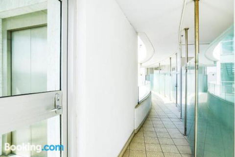 Bayline Beachfront Apartment No 4 - Maitland Accommodation 1