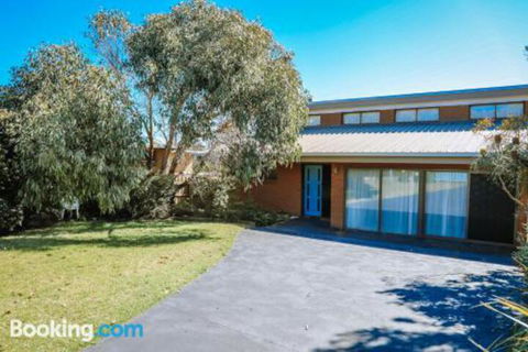 Banksia Beach House - Maitland Accommodation 6