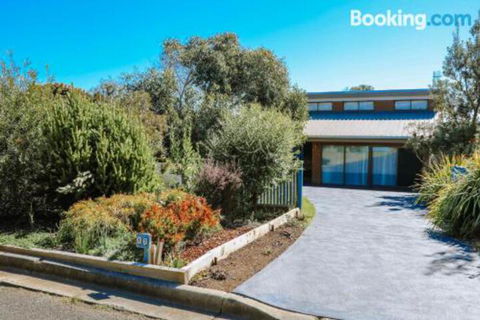 Banksia Beach House - Maitland Accommodation 5