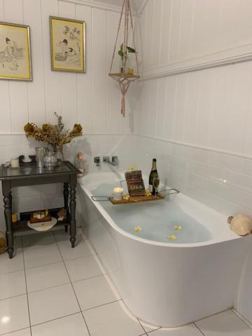 Stunning Queenslander - Maitland Accommodation 6