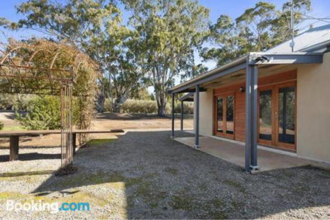 Mosss Place - Maitland Accommodation 2