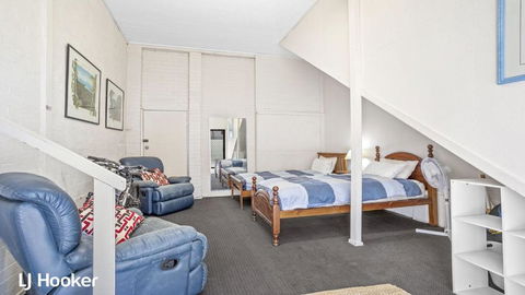 Yacaaba Beautiful Waterfront Location - Maitland Accommodation 4