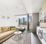 A Charming Studio with Stunning City Views - Maitland Accommodation
