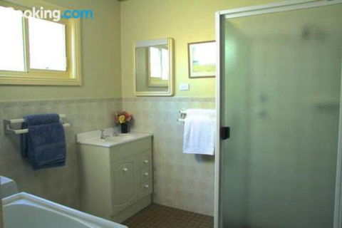 Schoolhouse Cottage American River - Maitland Accommodation 5