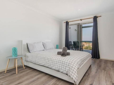 Surf & Sun In Silver Sands - Maitland Accommodation 2