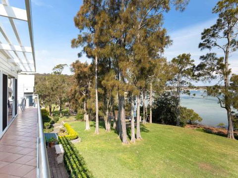 Unit 1 44 Danalene Pde Fantastic Waterfront Property With Air Con - Maitland Accommodation 0