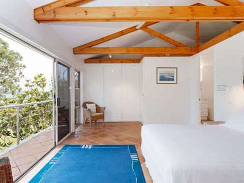 Unit 1 44 Danalene Pde Fantastic Waterfront Property With Air Con - Maitland Accommodation 5