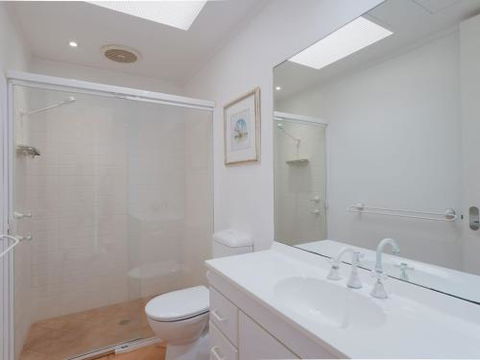 Unit 1 44 Danalene Pde Fantastic Waterfront Property With Air Con - Maitland Accommodation 2