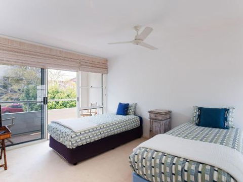 Unit 1 44 Danalene Pde Fantastic Waterfront Property With Air Con - Maitland Accommodation 1