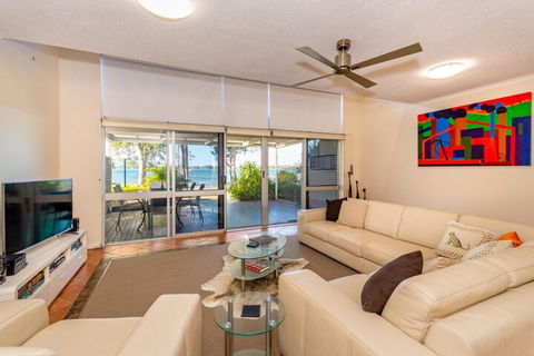 Treat Yourself To Something Special! - Maitland Accommodation 5