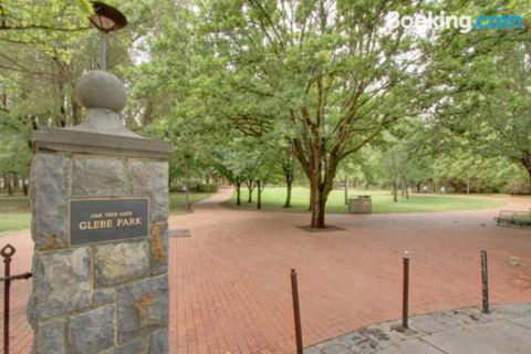 Cozy Homely Apartment CBR Central - Maitland Accommodation 1