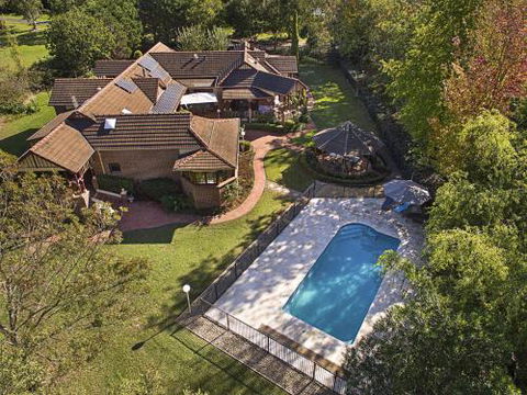 THE ELMS Berry Berry & Surrounds 4pm Check Out Sundays - Maitland Accommodation 2