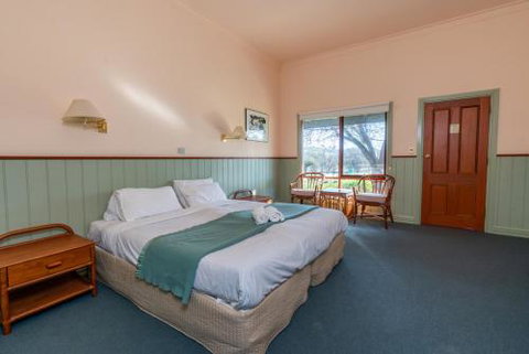 Acheron Valley Lakefront Cottages - Maitland Accommodation 0