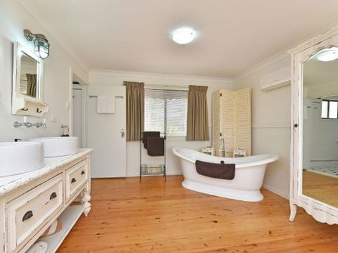 Olive Grove Villa 3 Suite With Large Bath - Maitland Accommodation 6