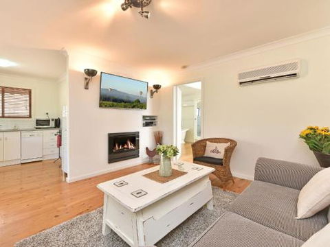 Olive Grove Villa 3 Suite With Large Bath - Maitland Accommodation 1