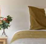 Trentham Central Villas 6 BR / Ensuite / Sleeps 12 - Maitland Accommodation