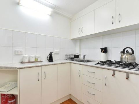 Olive Grove Studio 1 - Maitland Accommodation 5