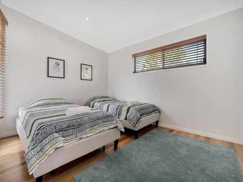 Drift Beach House - Maitland Accommodation 6