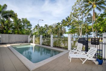 Oceansprey Beachfront Apartments - Maitland Accommodation 1