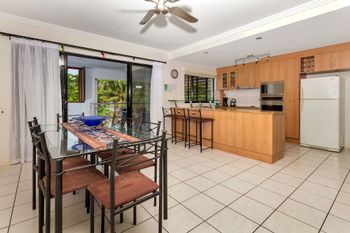 Oceansprey Beachfront Apartments - Maitland Accommodation 2