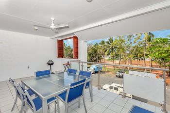 Oceansprey Beachfront Apartments - Maitland Accommodation 5