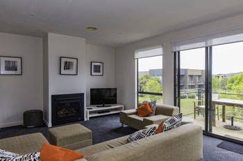 Stylish 3 Bedroom Condo - Maitland Accommodation 1