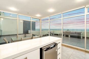 Penthouse Liberty Towers - Maitland Accommodation 1