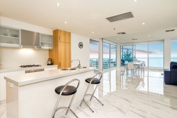 Penthouse Liberty Towers - Maitland Accommodation 3