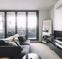 Luxurious Apartment in The Heart of Melbournes CBD - Maitland Accommodation
