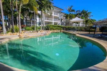 Resort Apartment On Salt Beach 6318 - Maitland Accommodation 1