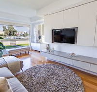 Serene Marinafront 3BR Retreat - Maitland Accommodation
