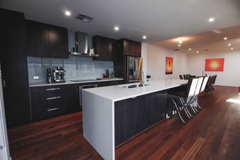 South Beach Pool Home - Maitland Accommodation 1