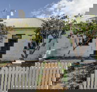 Prues Cottage - Maitland Accommodation