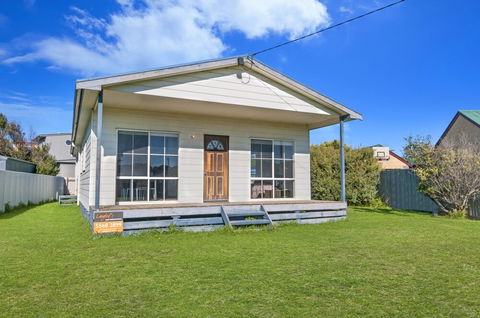 Julieanne - Maitland Accommodation 1