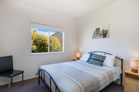 Julieanne - Maitland Accommodation 3