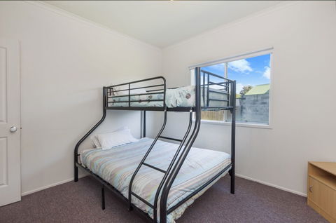 Julieanne - Maitland Accommodation 2