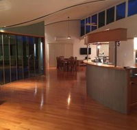 Mathews - Maitland Accommodation