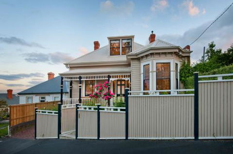 Library House - Maitland Accommodation 2